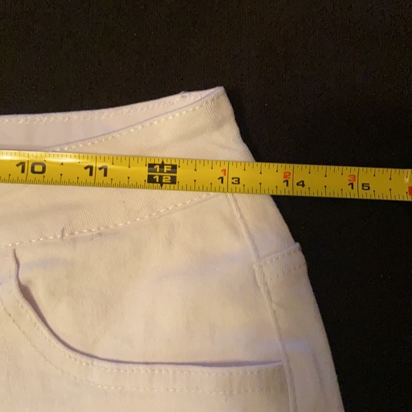 High waisted, button fly, white shorts - Picture 5 of 7